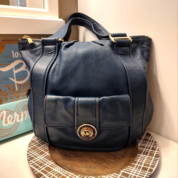 💙 Vintage GUC Michael Kors Ultrasoft Navy Pebbled Leather Hobo Shoulder Satchel - Picture 1 of 13